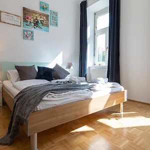 Yeshello Elegant Near Wien